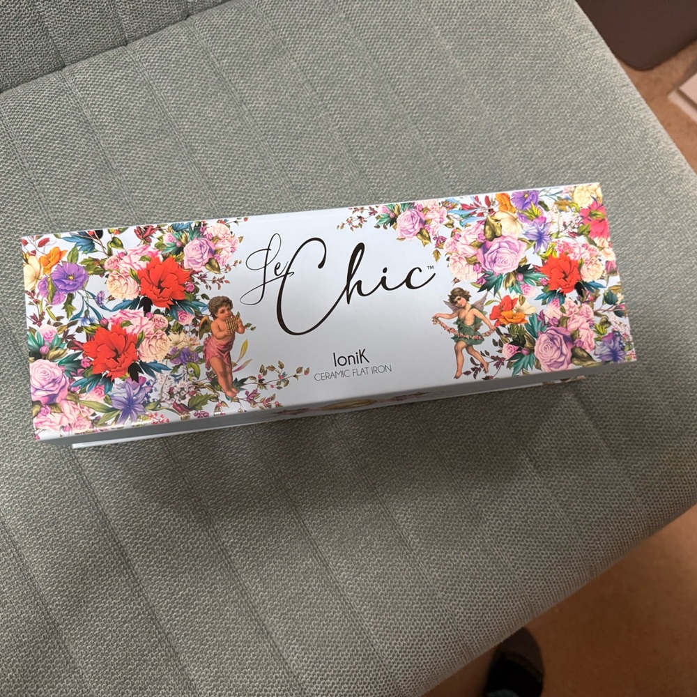 Le Chic Ionik Ceramic Flat Iton